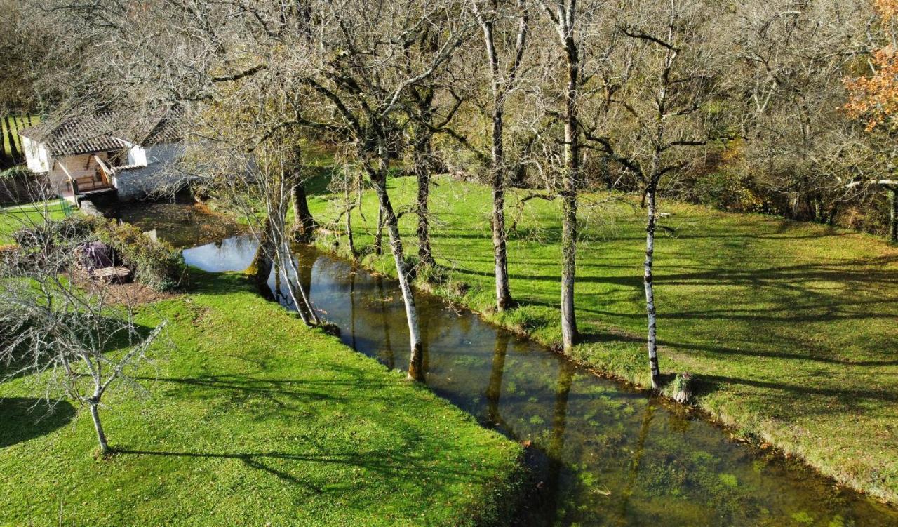 Gite De Charme Avec Piscine Montpezat-de-Quercy Luaran gambar