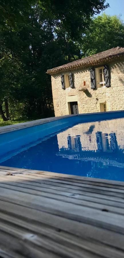 Gite De Charme Avec Piscine Montpezat-de-Quercy Luaran gambar