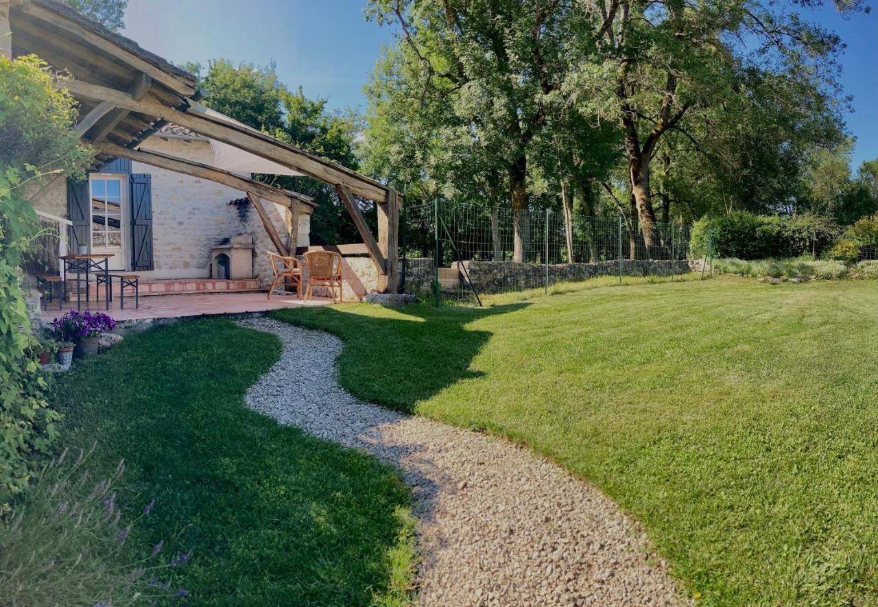 Gite De Charme Avec Piscine Montpezat-de-Quercy Luaran gambar