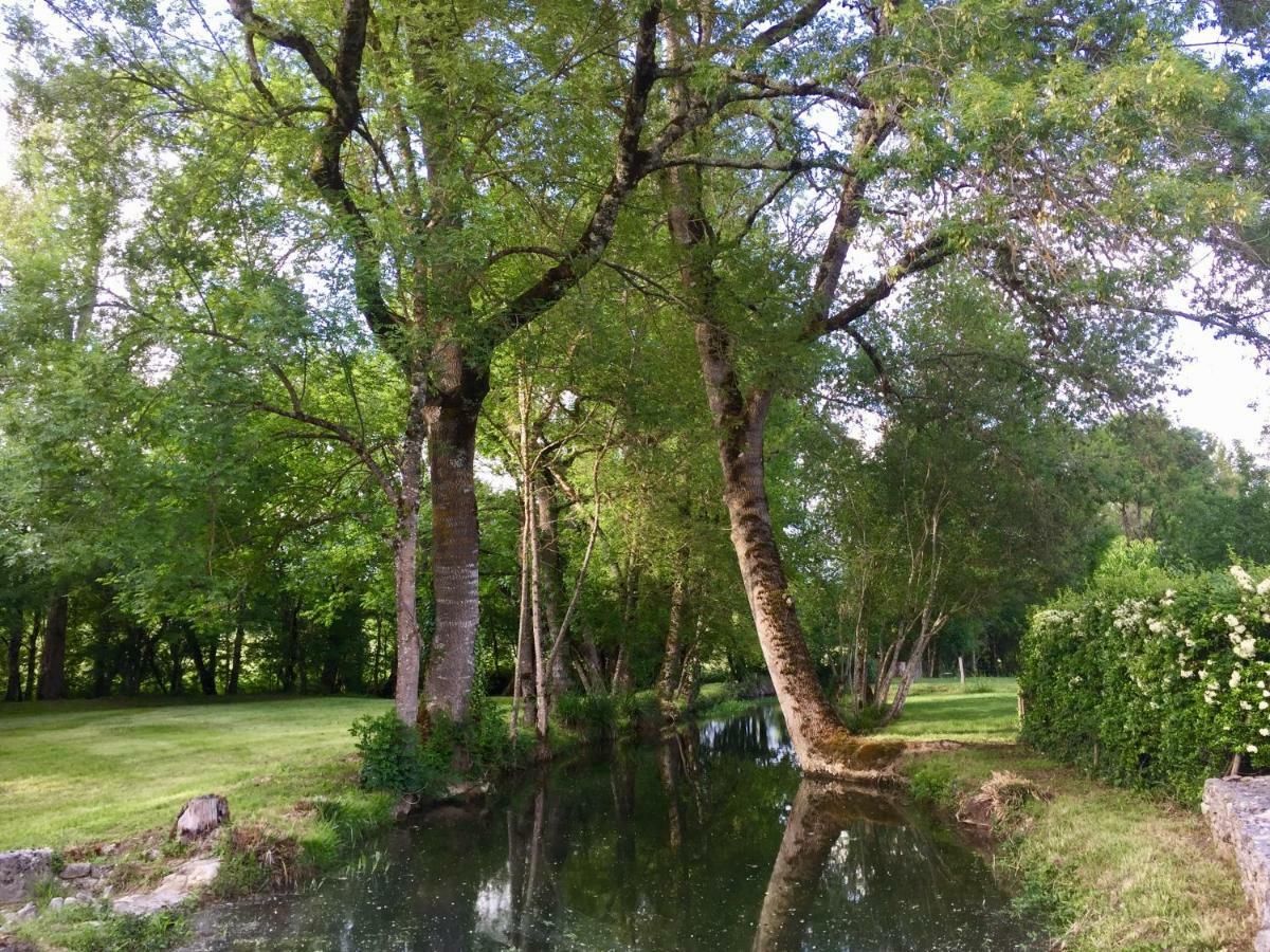 Gite De Charme Avec Piscine Montpezat-de-Quercy Luaran gambar